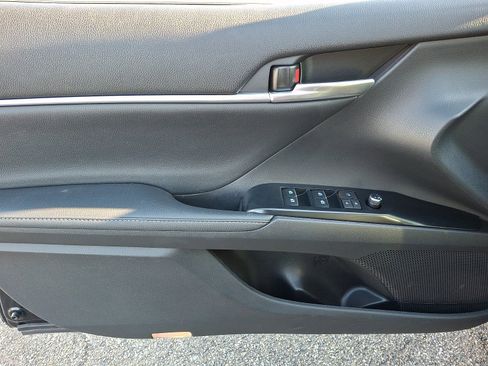 Used 2020 Toyota Camry XSE image 13