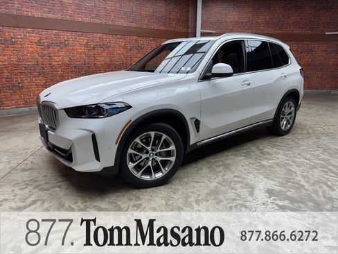 Certified 2024 BMW X5 xDrive40i w/ Premium Package AWD/4WD image 1