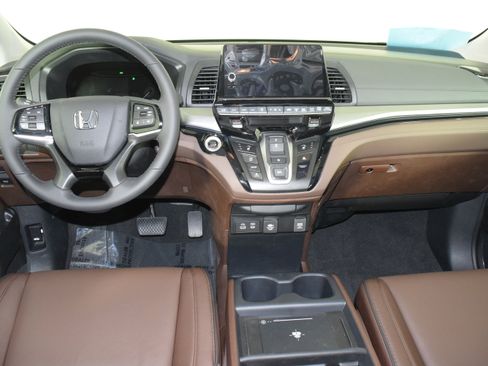 New 2026 Honda Odyssey Touring image 11