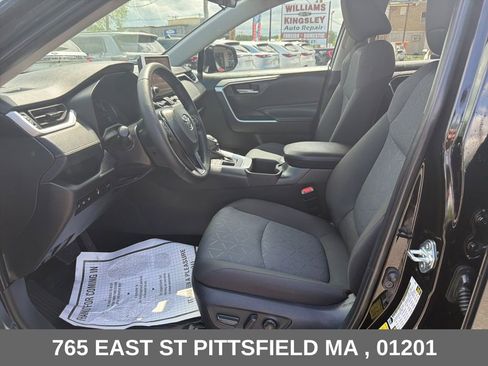Used 2025 Toyota RAV4 XLE w/ Convenience Package AWD/4WD image 17
