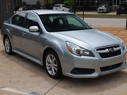 Used 2013 Subaru Legacy 2.5i Premium AWD/4WD image 15
