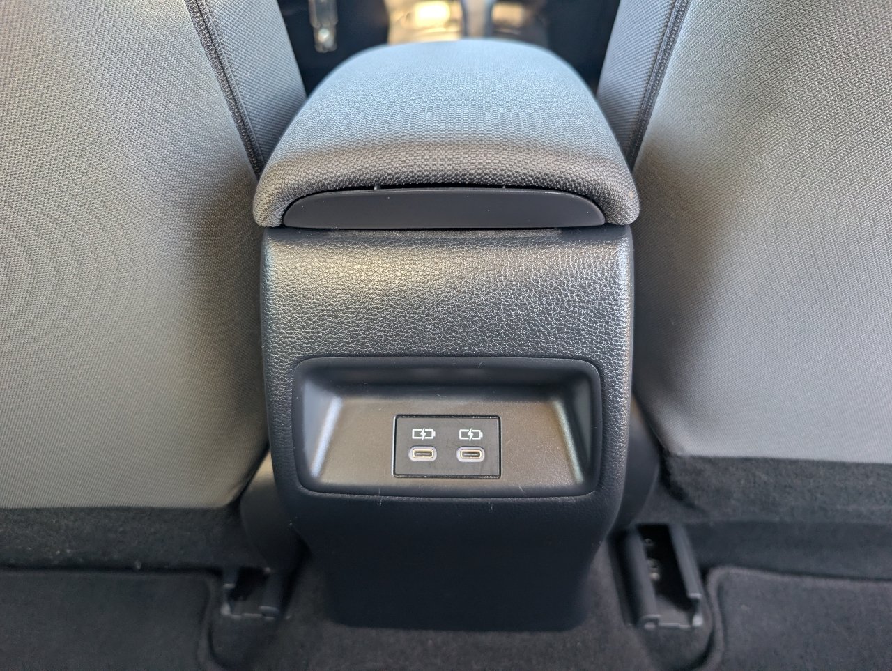 Used 2025 Toyota Corolla LE w/ Carpet Mat Package (TMS) FWD image 7