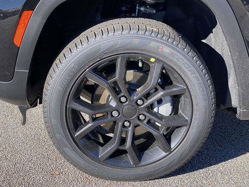 New 2025 Jeep Grand Cherokee Limited image 5