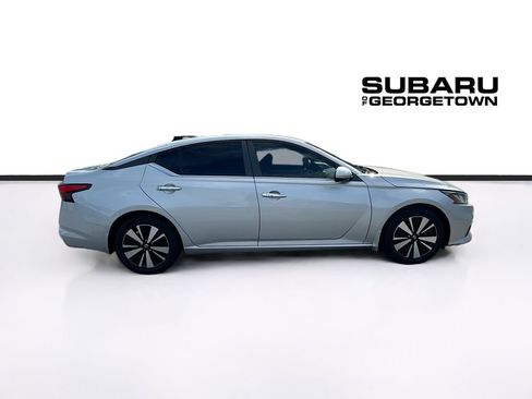 Used 2021 Nissan Altima 2.5 SV FWD image 9