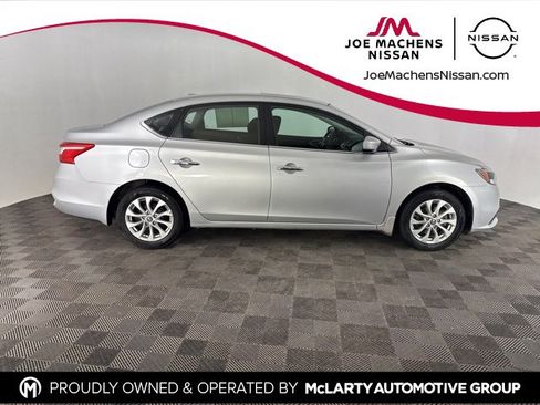 Used 2016 Nissan Sentra SV w/ Style Package image 4