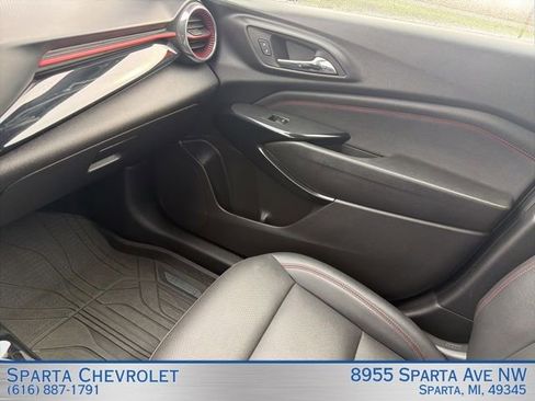 Used 2024 Chevrolet Trax RS FWD image 24