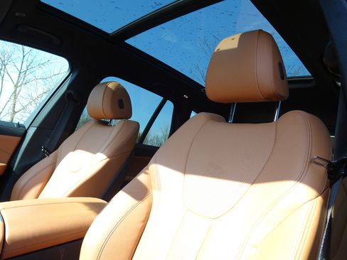 Used 2022 BMW X5 xDrive45e w/ M Sport Package image 14