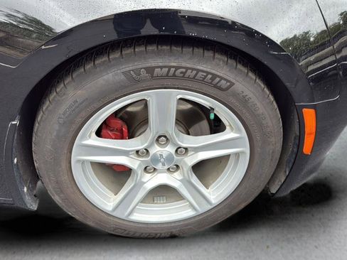Used 2019 Chevrolet Camaro LT image 4
