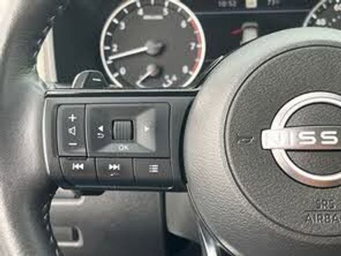 Used 2023 Nissan Rogue SL w/ SL Premium Package FWD image 10