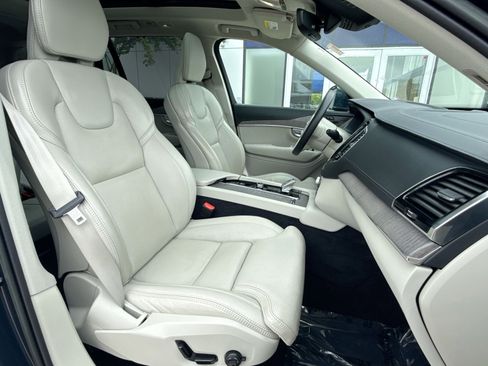 Certified 2023 Volvo XC90 B6 Ultimate w/ Protection Package Premier AWD/4WD image 28
