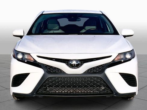 Used 2020 Toyota Camry SE image 4
