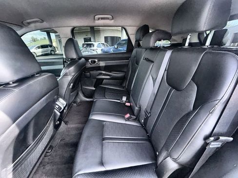 Used 2025 Kia Sorento S FWD image 14