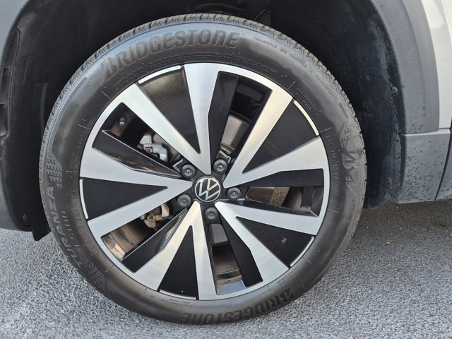 Used 2023 Volkswagen Taos SE FWD image 22