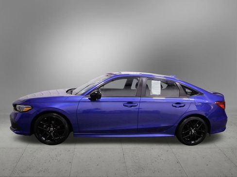 Used 2022 Honda Civic Sport image 2