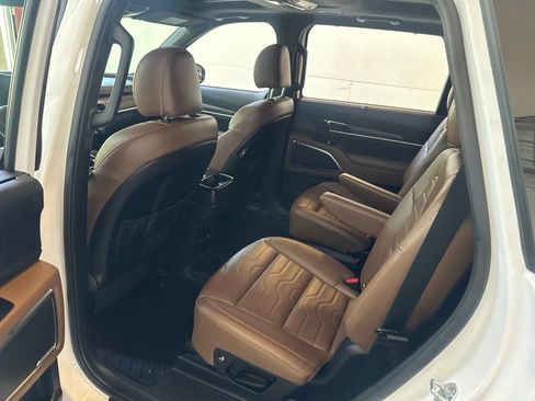 Used 2021 Kia Telluride SX w/ SX Prestige Package AWD/4WD image 22