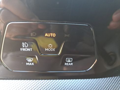 New 2026 Volkswagen GTI SE image 25