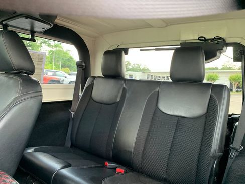 Used 2017 Jeep Wrangler Sahara AWD/4WD image 20