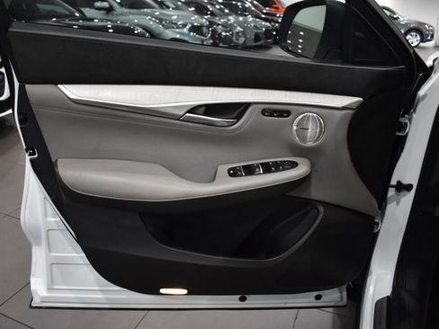 Used 2023 INFINITI QX50 Sensory image 33