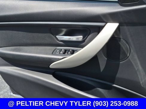Used 2018 BMW 320i xDrive Sedan AWD/4WD image 29