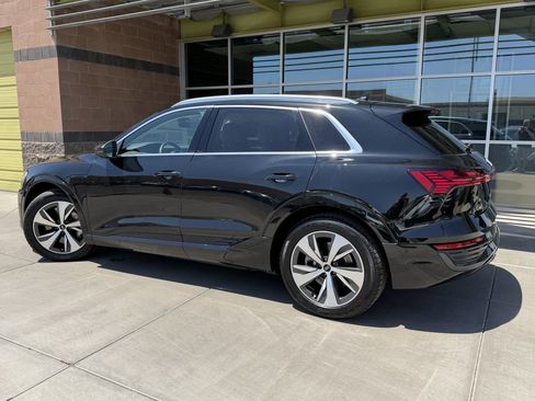 Used 2024 Audi Q8 e-tron Premium Plus w/ Premium Plus Package AWD/4WD image 5