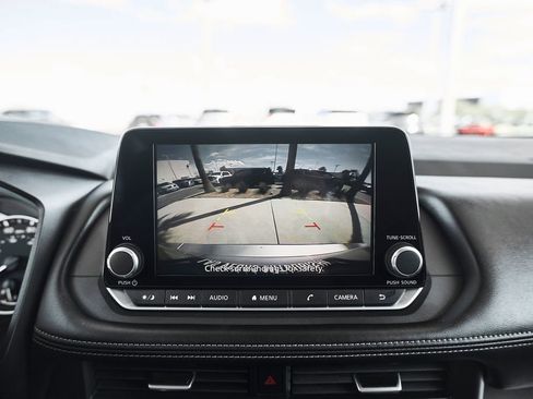 Used 2024 Nissan Rogue SV FWD image 45