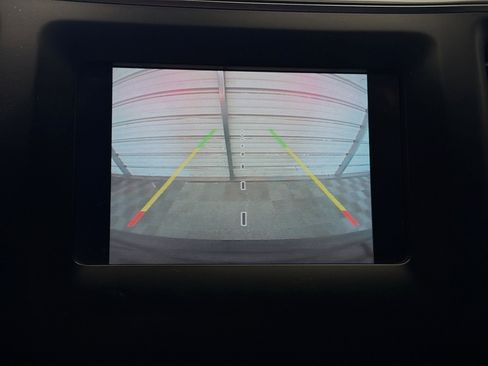 Used 2019 Jeep Cherokee Latitude Plus w/ Comfort/Convenience Group image 16