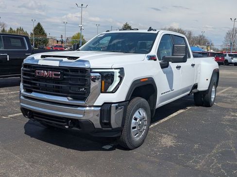 New 2026 GMC Sierra 3500 Pro AWD/4WD image 3