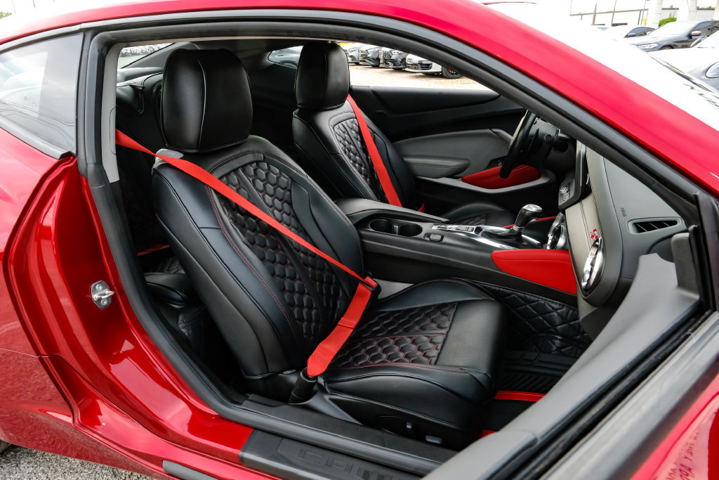 Used 2022 Chevrolet Camaro SS RWD image 36