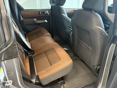 Used 2023 Ford Bronco Outer Banks w/ Sasquatch Package AWD/4WD image 11