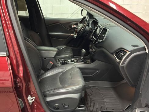 Used 2020 Jeep Cherokee Limited w/ Technology Group FWD image 13