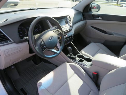 Used 2017 Hyundai Tucson SE image 10