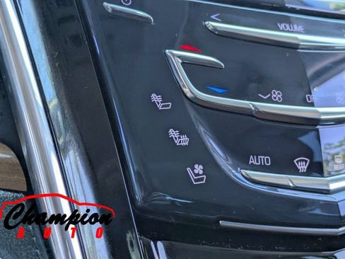 Used 2017 Cadillac Escalade Premium Luxury RWD image 30