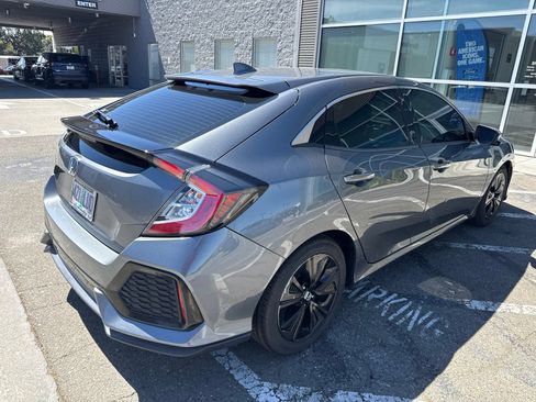 Used 2018 Honda Civic EX image 5