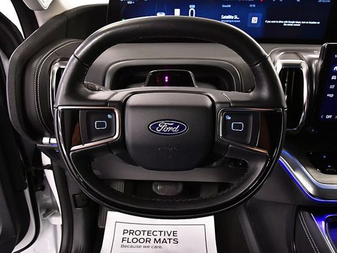 Used 2025 Ford Expedition Max Platinum AWD/4WD image 19