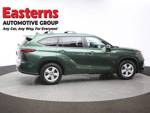 Used 2023 Toyota Highlander LE image 46