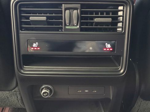 Certified 2025 Porsche Cayenne image 20