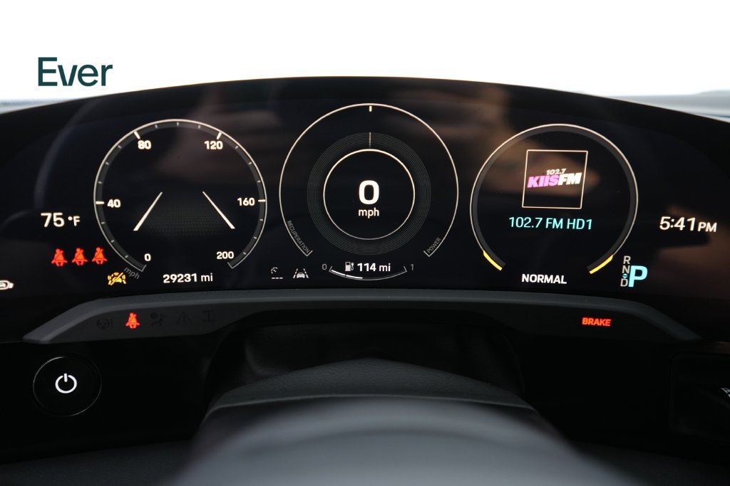 Used 2022 Porsche Taycan RWD image 7