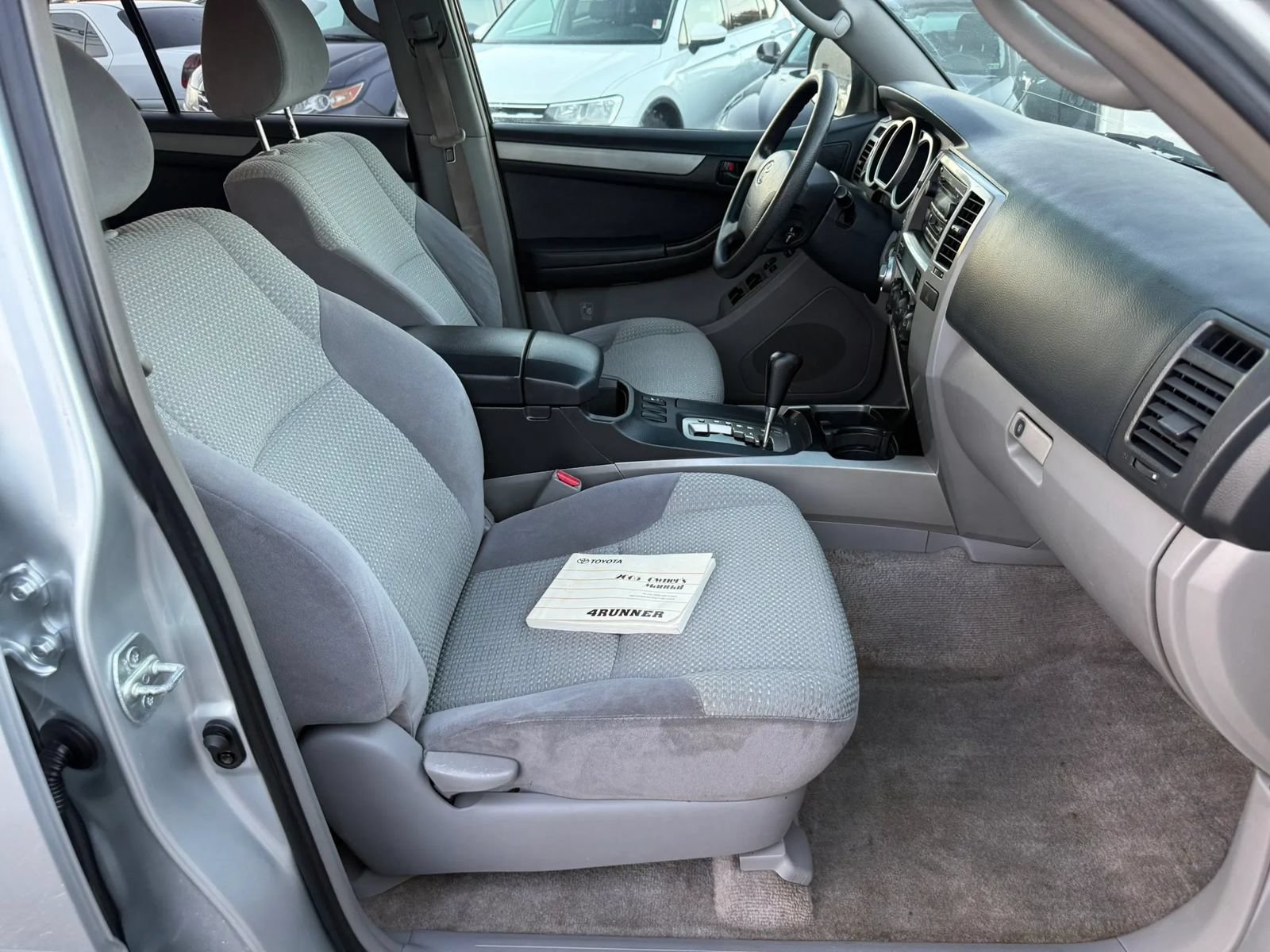 Used 2005 Toyota 4Runner SR5 AWD/4WD image 11