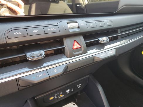 New 2025 Kia K4 EX image 27