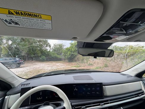 Used 2025 Hyundai Santa Fe SEL FWD image 37