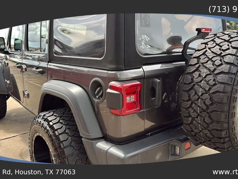 Used 2018 Jeep Wrangler Unlimited Sport S AWD/4WD image 21