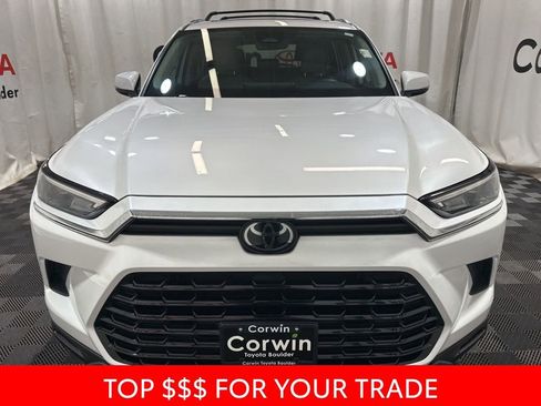 Used 2024 Toyota Grand Highlander XLE image 2