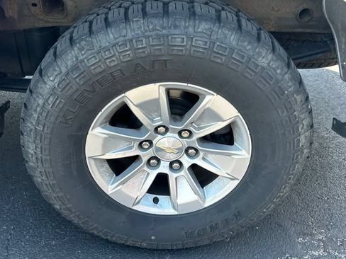 Used 2021 Chevrolet Silverado 1500 LT AWD/4WD image 23