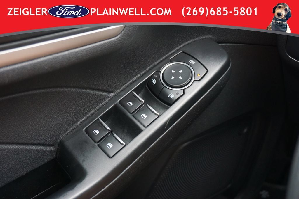Used 2022 Ford Escape SE w/ Cold Weather Package FWD image 31