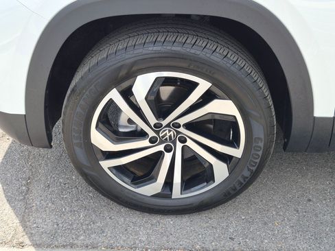Used 2023 Volkswagen Atlas Cross Sport SEL AWD/4WD image 14