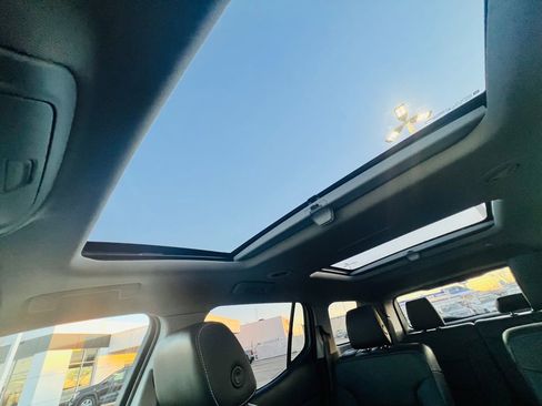 Used 2018 GMC Acadia SLT image 31