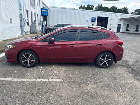Used 2022 Subaru Impreza 2.0i Premium AWD/4WD image 3