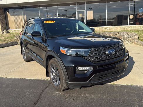 Used 2024 Ford Explorer XLT w/ Equipment Group 202A image 1