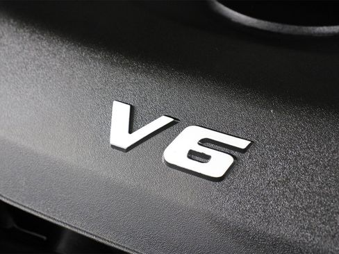 Used 2015 Jeep Grand Cherokee Overland image 25