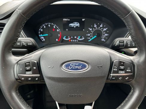 Used 2022 Ford Escape SE w/ SE Sport Appearance Package image 25